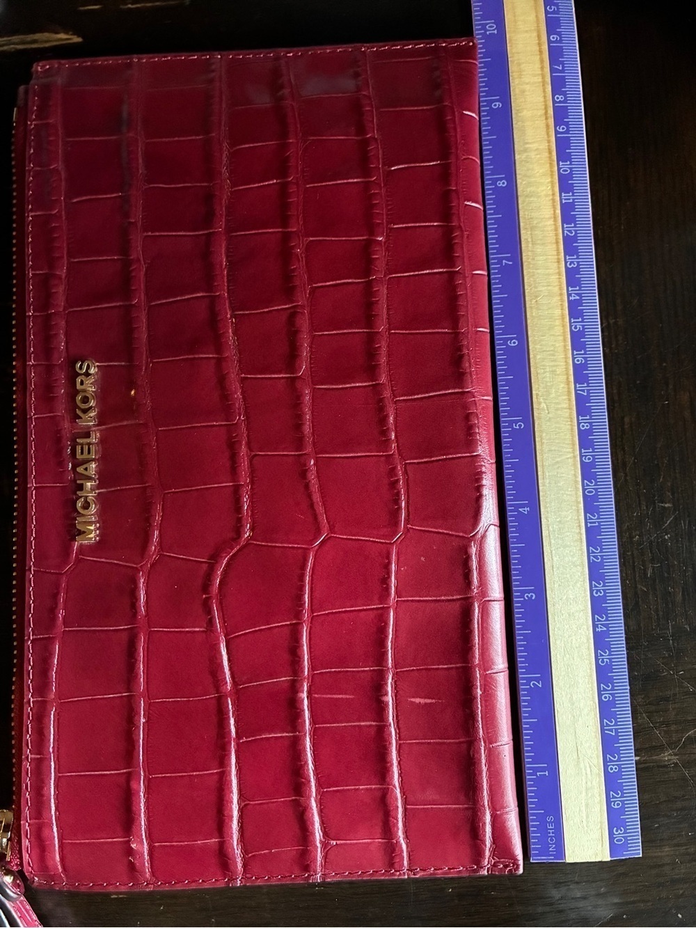MICHAEL KORS Red Croc-Embossed Wristlet Clutch - Picture 2 of 10